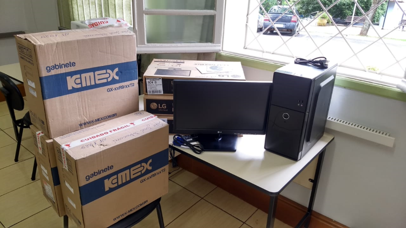 NOVOS EQUIPAMENTOS PARA A EMEF JOSE MÁRIO MULLER E TELECENTRO COMUNITÁRIO